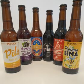 Panimoravintola Plevnan oluita ja etikettejä.
